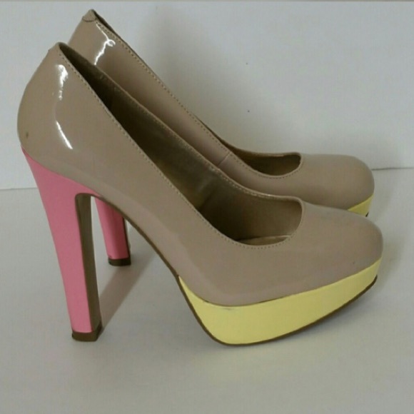 Nude platform heels size 7.5 - Picture 1 of 5